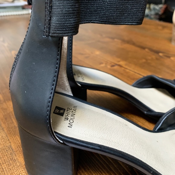 Really comfy black faux suede and leather heel sandals - Picture 3 of 4